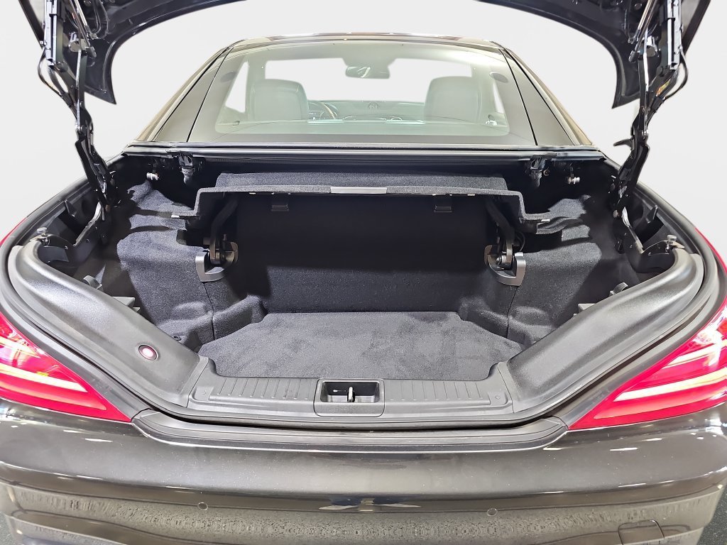 Used 2020 Mercedes-Benz SL 550 image 12