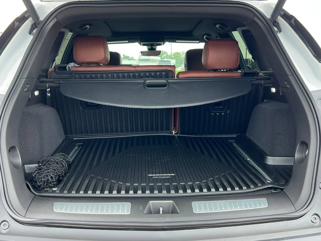 New 2026 Cadillac XT5 Sportv w/ LPO, Floor Liner Package AWD/4WD image 38