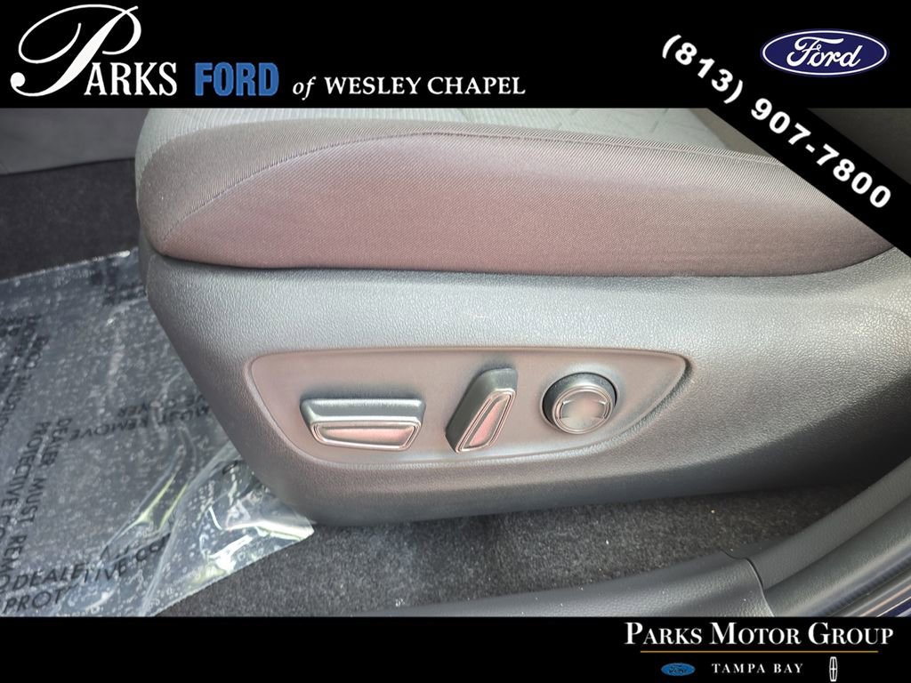 Used 2025 Toyota RAV4 XLE w/ Convenience Package image 19