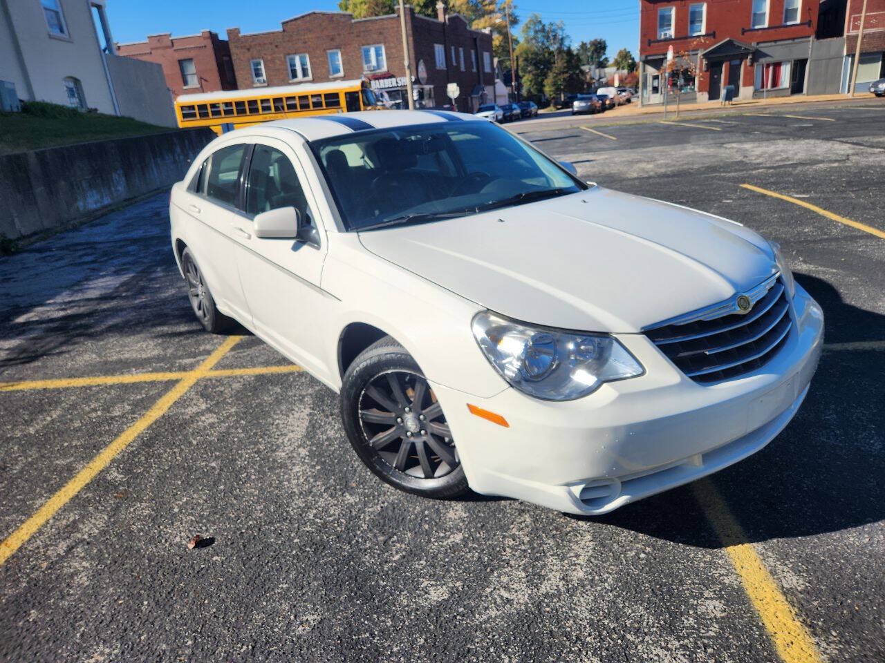 Used 2010 Chrysler Sebring Limited FWD image 14