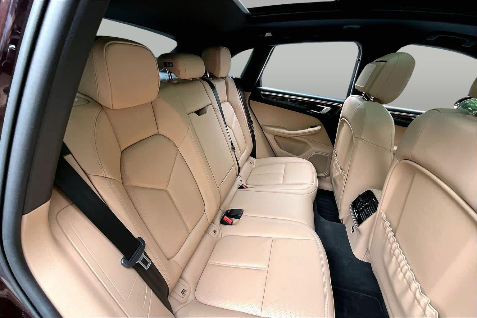 Used 2023 Porsche Macan AWD/4WD image 20