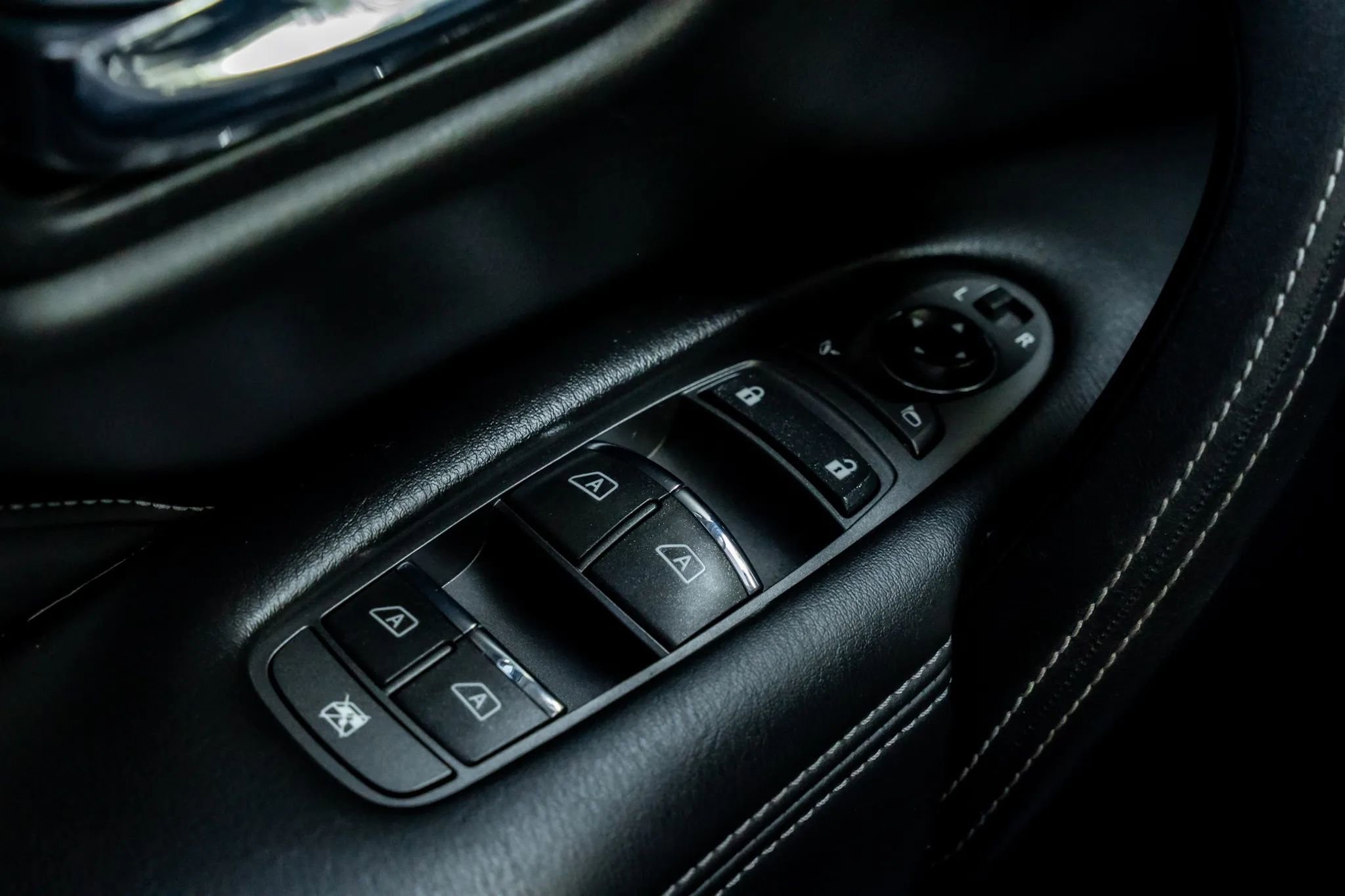 Used 2021 INFINITI QX80 Luxe w/ Cargo Package image 32