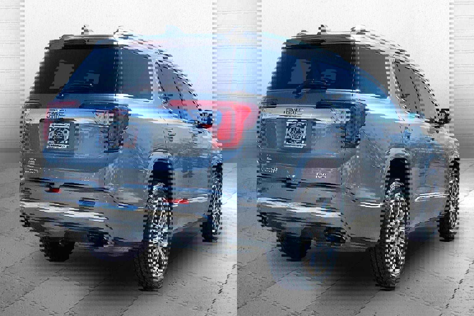 Used 2020 GMC Acadia Denali image 12