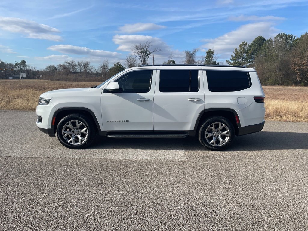 Used 2022 Jeep Wagoneer Series II w/ Rear Seat Video Group 1 image 2