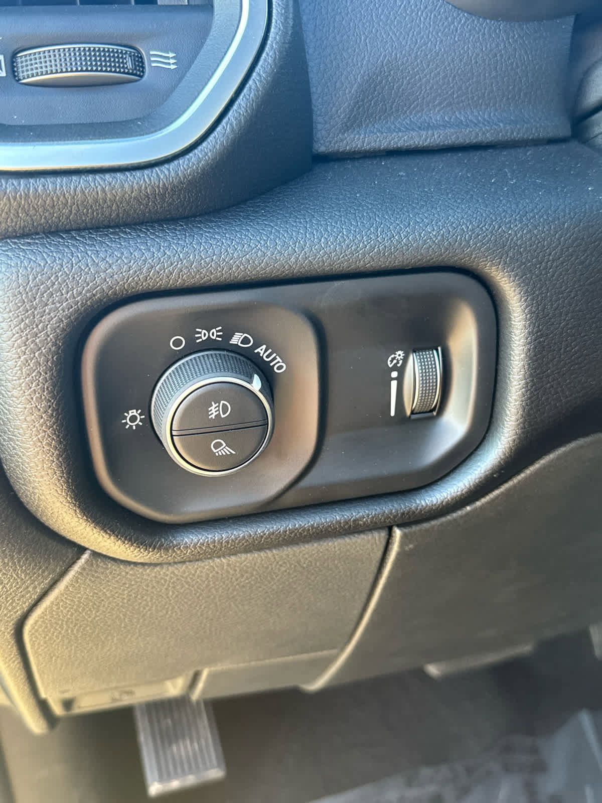 New 2025 RAM 3500 Big Horn image 18