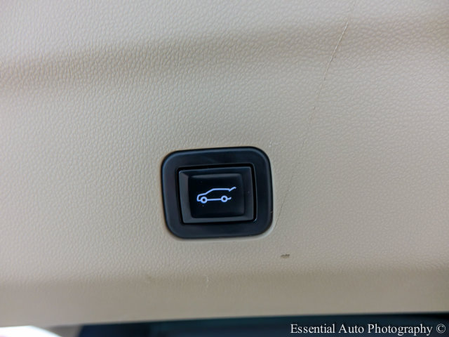 Certified 2022 Cadillac Escalade Premium Luxury w/ LPO, Illumination Package AWD/4WD image 28