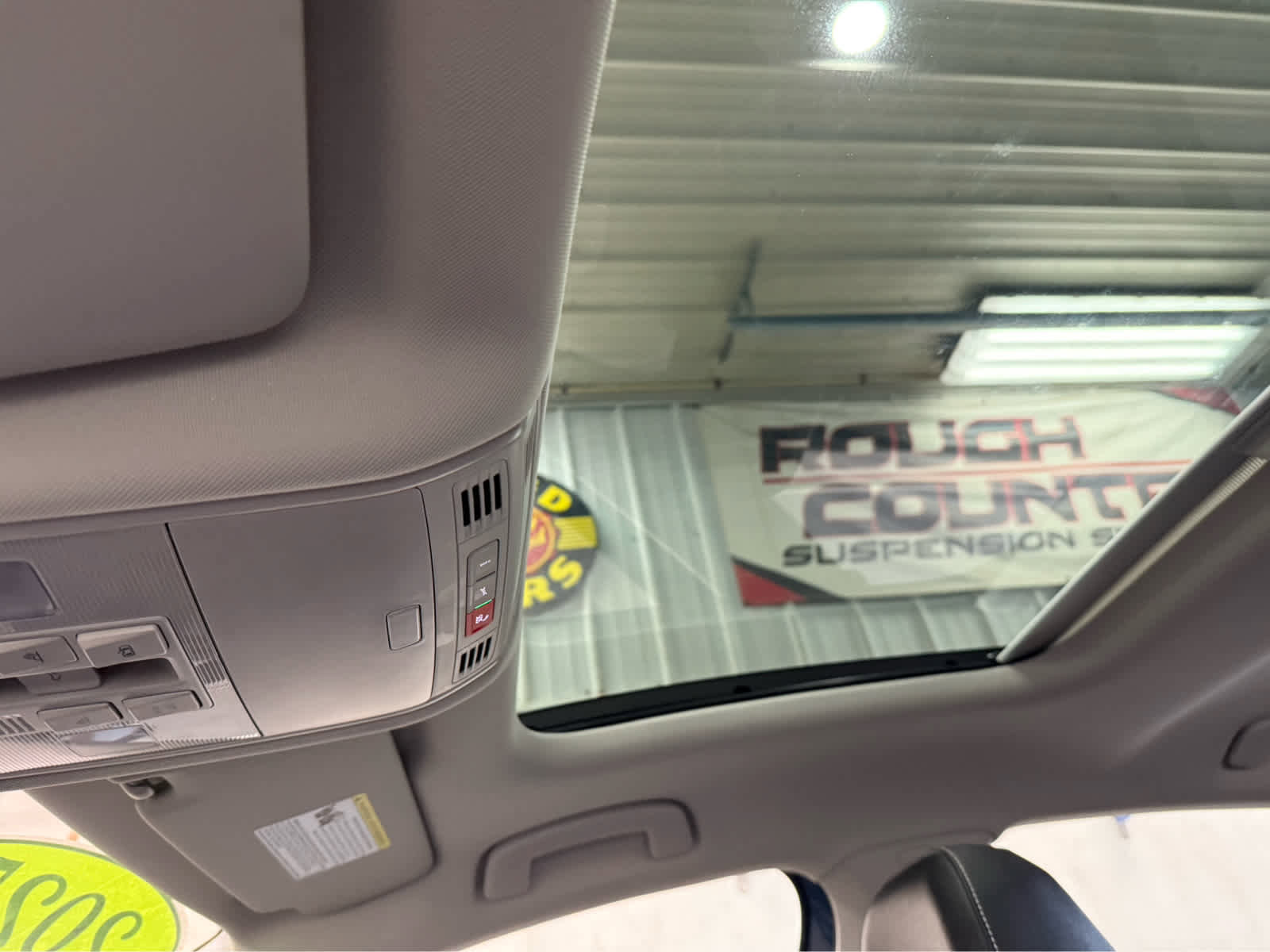 Used 2025 Volkswagen Jetta SE image 31