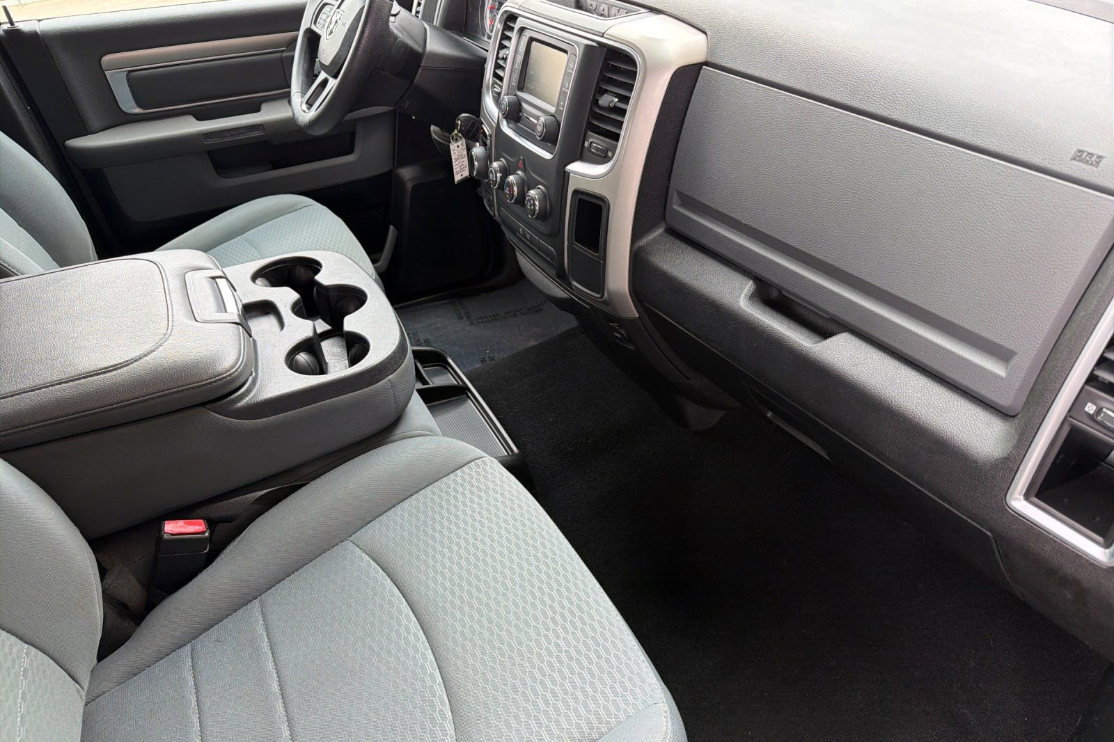 Used 2020 RAM 1500 Classic SLT AWD/4WD image 16