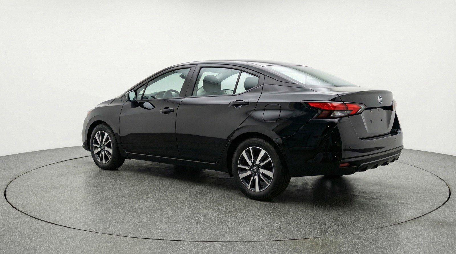 Used 2025 Nissan Versa SV image 6