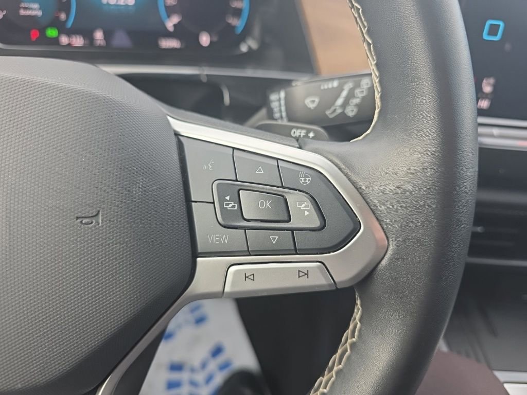 Used 2025 Volkswagen Atlas SE image 27