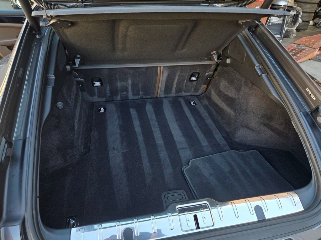 Used 2018 Porsche Panamera 4 AWD/4WD image 38