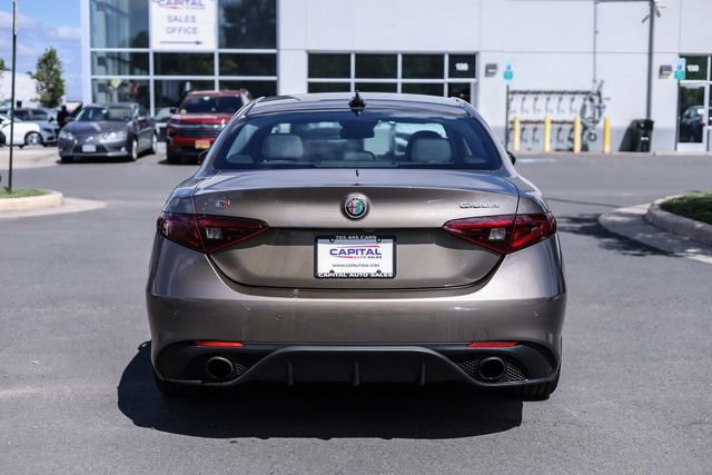Used 2019 Alfa Romeo Giulia Ti Sport w/ Quick Order Package 22S Sport AWD/4WD image 11