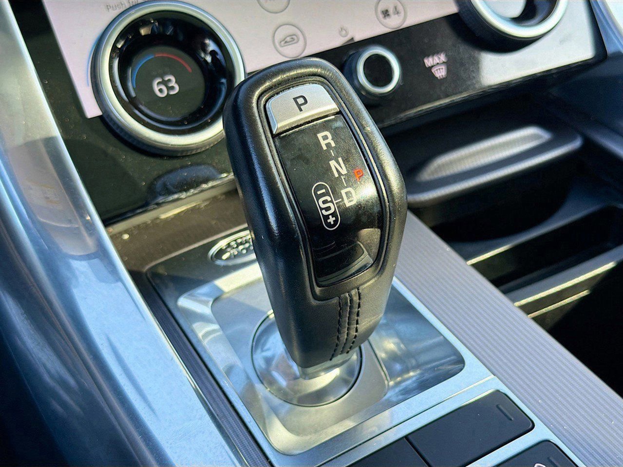 Used 2020 Land Rover Range Rover Sport HSE image 29