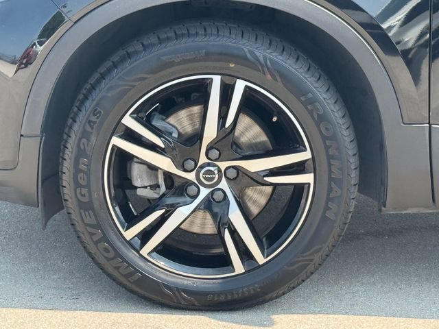 Used 2023 Volvo XC40 B5 Plus AWD/4WD image 5