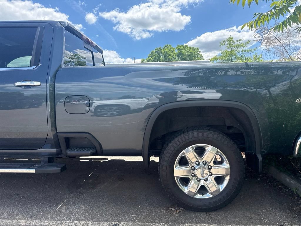 Used 2020 Chevrolet Silverado 2500 LTZ w/ LTZ Premium Package AWD/4WD image 4