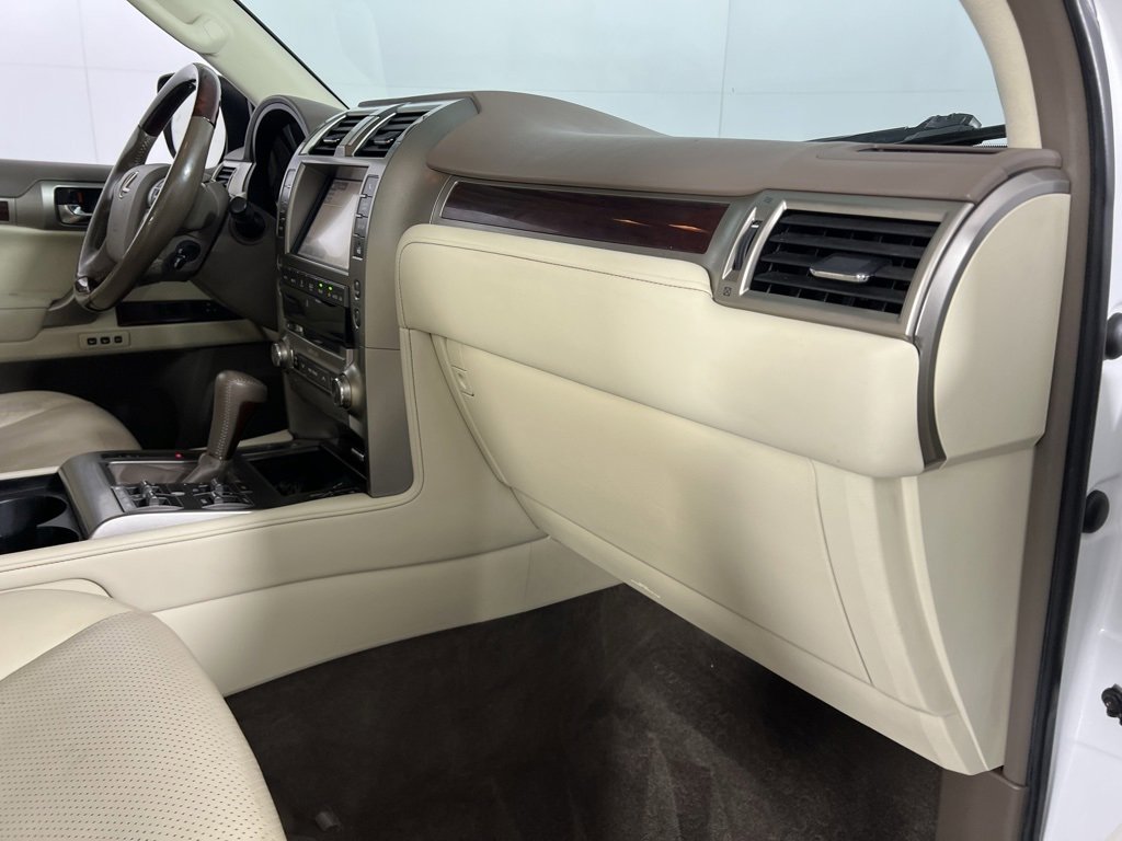 Used 2016 Lexus GX 460 Luxury image 32