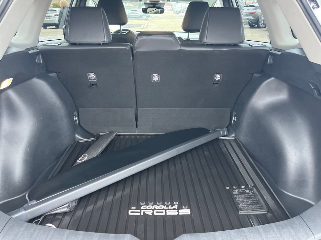 Certified 2023 Toyota Corolla Cross XLE w/ Convenience Package image 22