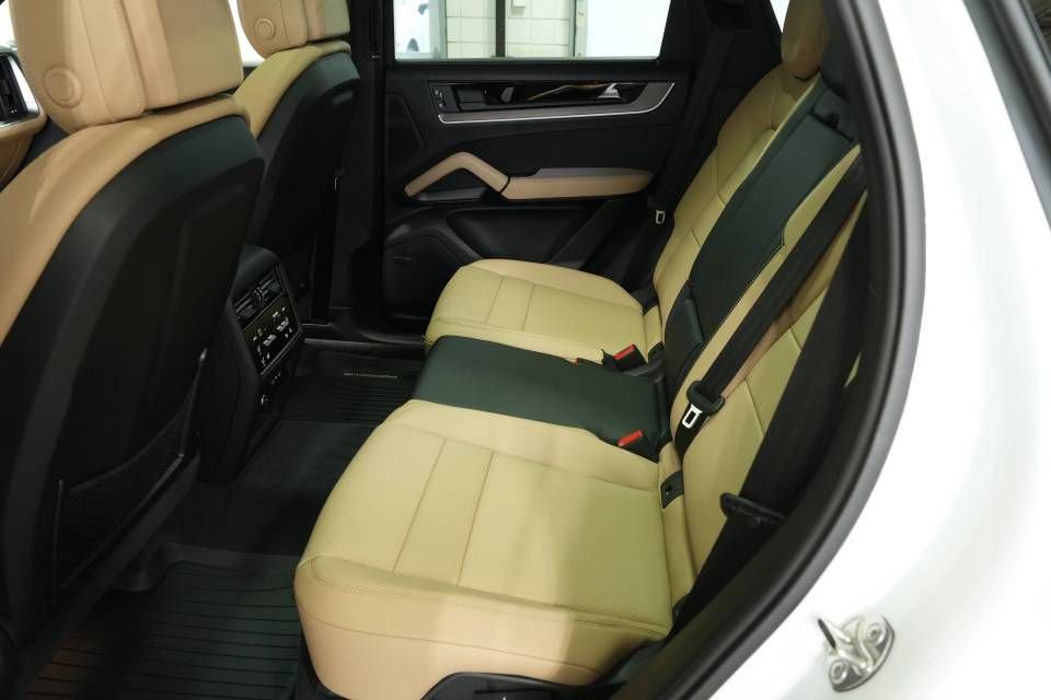 New 2026 Porsche Cayenne image 28