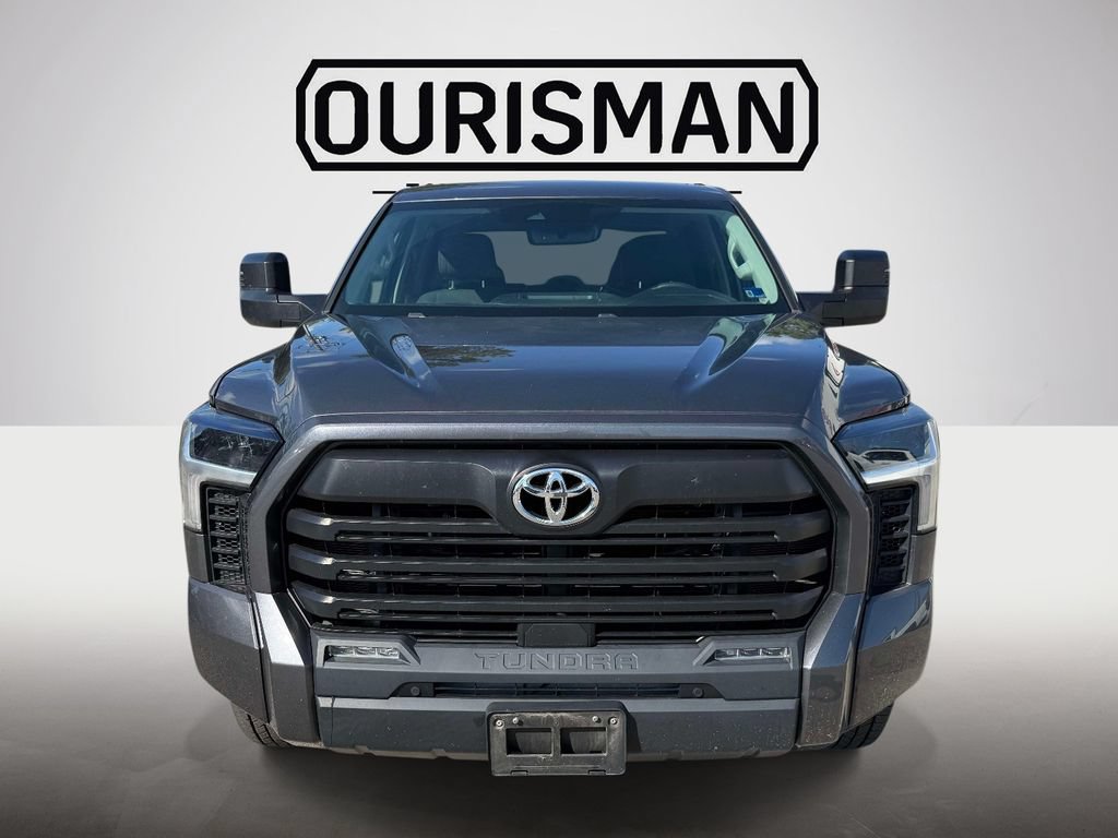 Used 2022 Toyota Tundra SR5 w/ SR5 Convenience Package AWD/4WD image 3