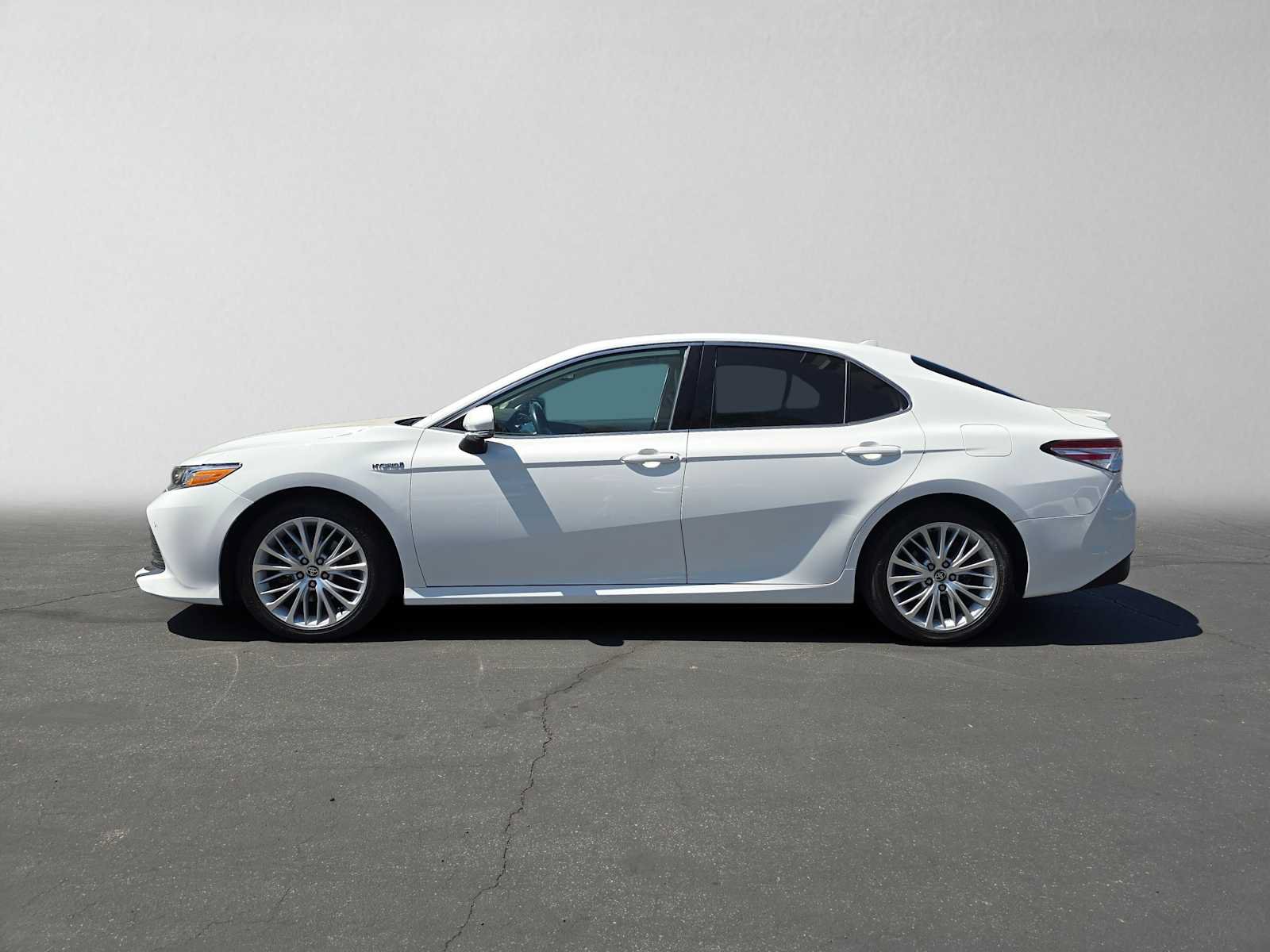 Used 2020 Toyota Camry XLE w/ Driver Assist Package FWD image 6