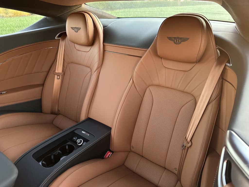 Used 2024 Bentley Continental GT image 10