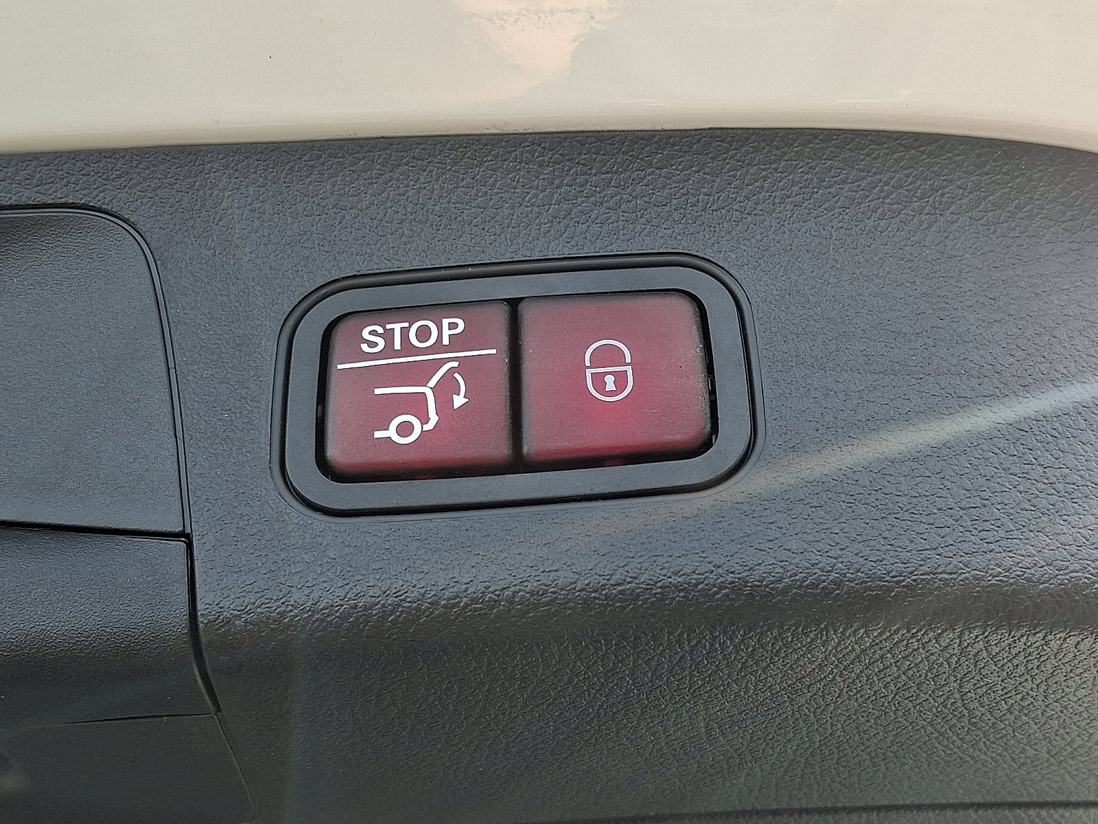 Certified 2025 Mercedes-Benz GLA 250 4MATIC image 28