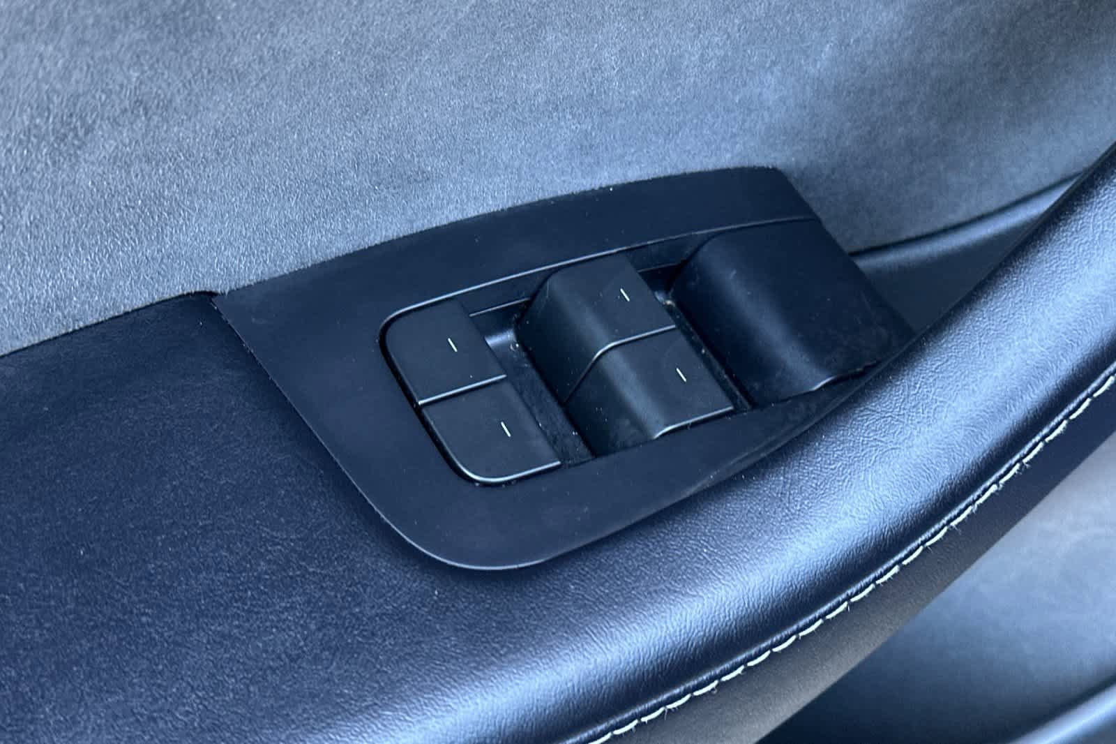 Used 2023 Tesla Model 3 Standard Range RWD image 13