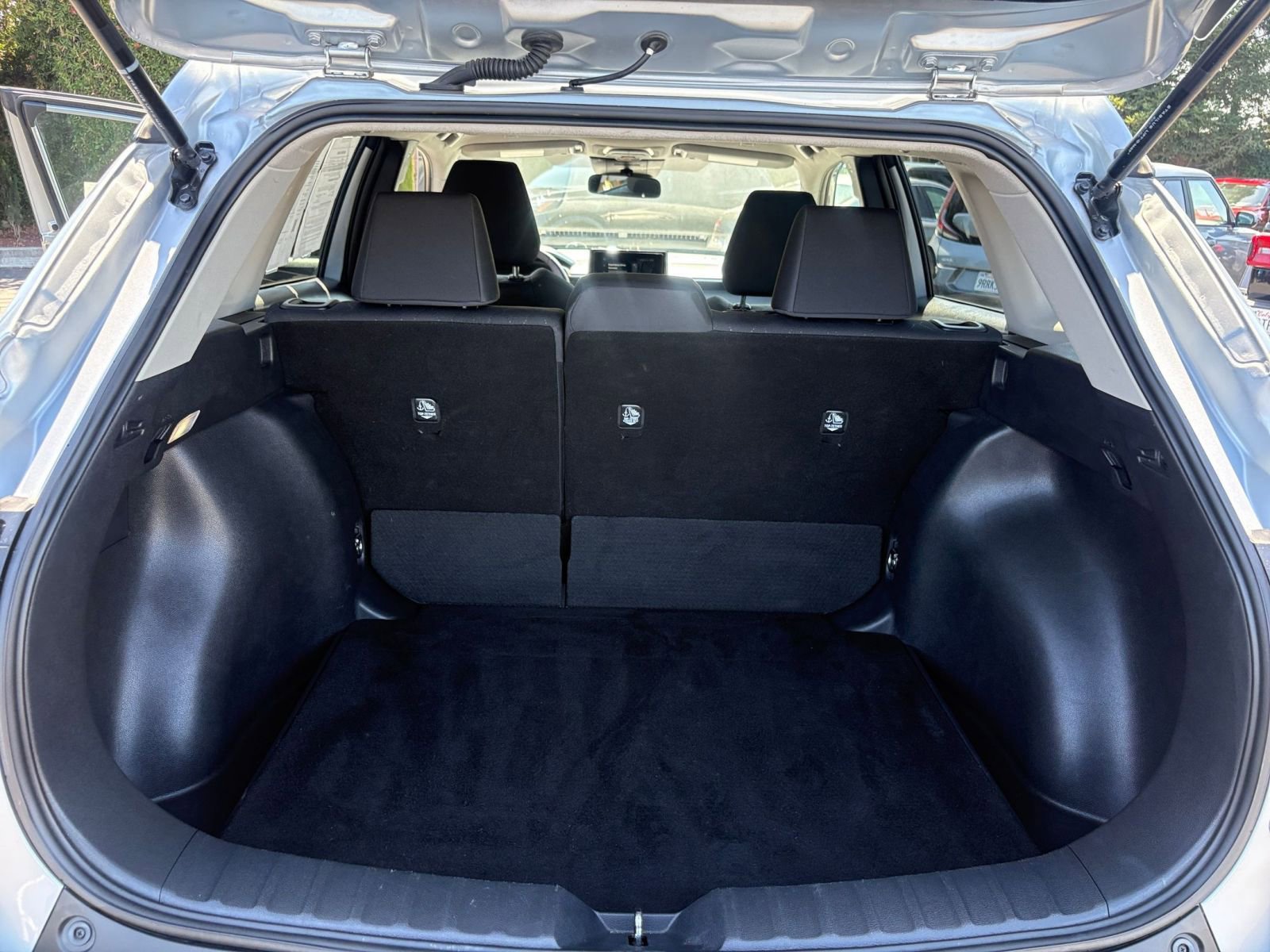 Used 2025 Toyota Corolla Cross LE FWD image 31