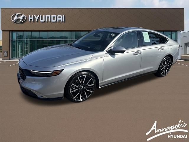 Used 2024 Honda Accord Touring image 1