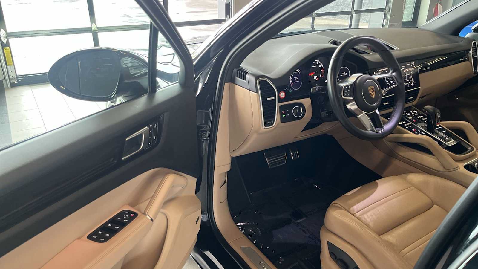 Used 2023 Porsche Cayenne S AWD/4WD image 14