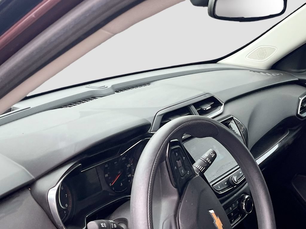 Used 2022 Chevrolet TrailBlazer LT w/ Convenience Package AWD/4WD image 9