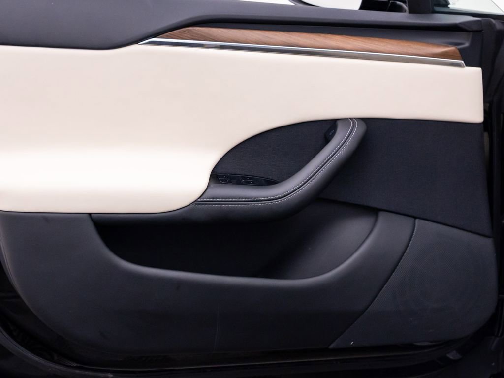 Used 2023 Tesla Model S Standard Range image 12
