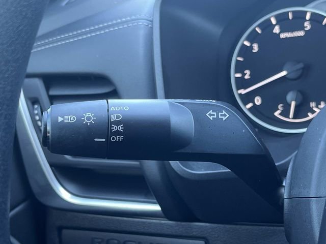 Used 2025 Nissan Rogue S FWD image 28