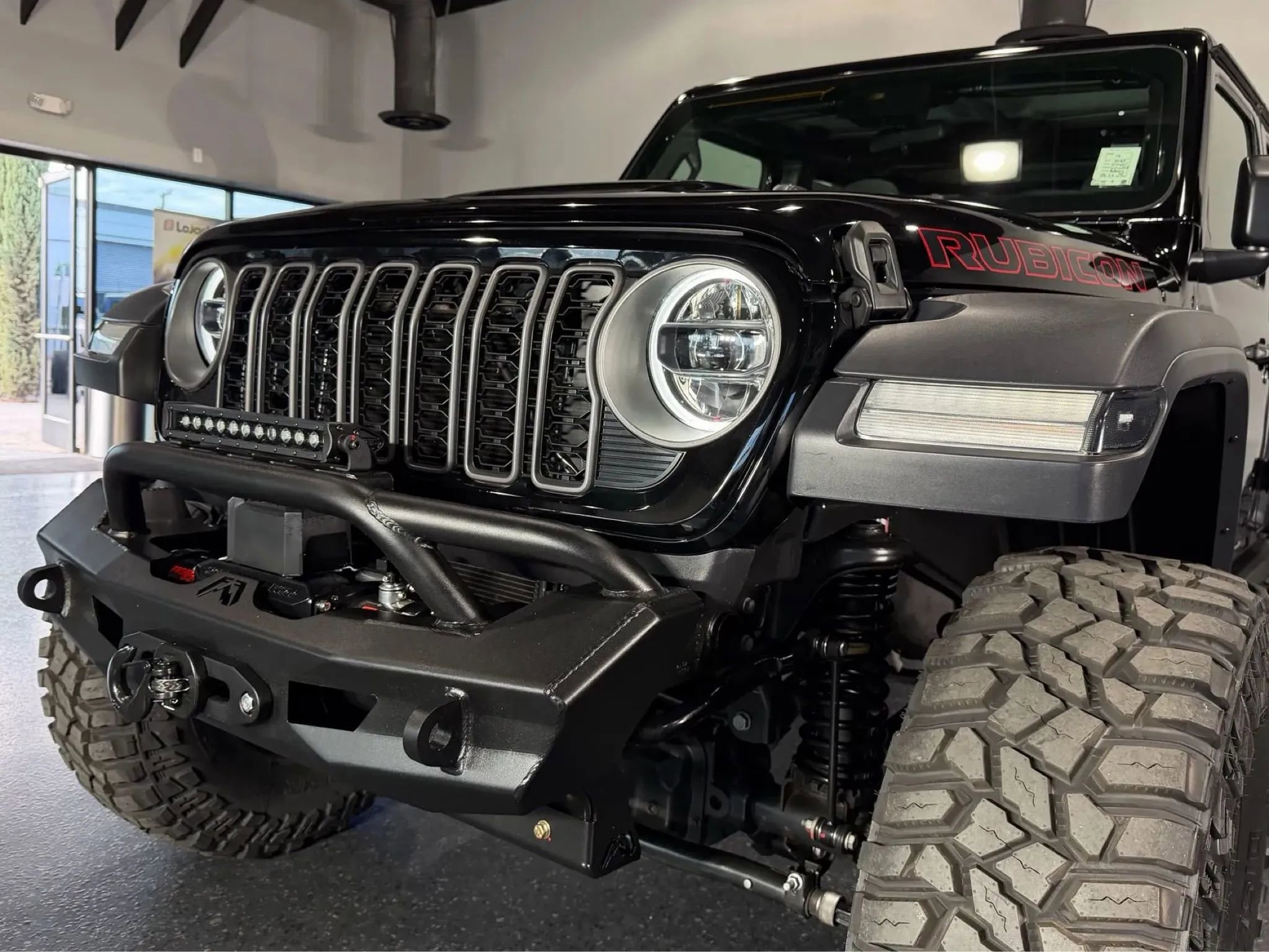 Used 2025 Jeep Wrangler Unlimited Rubicon image 4