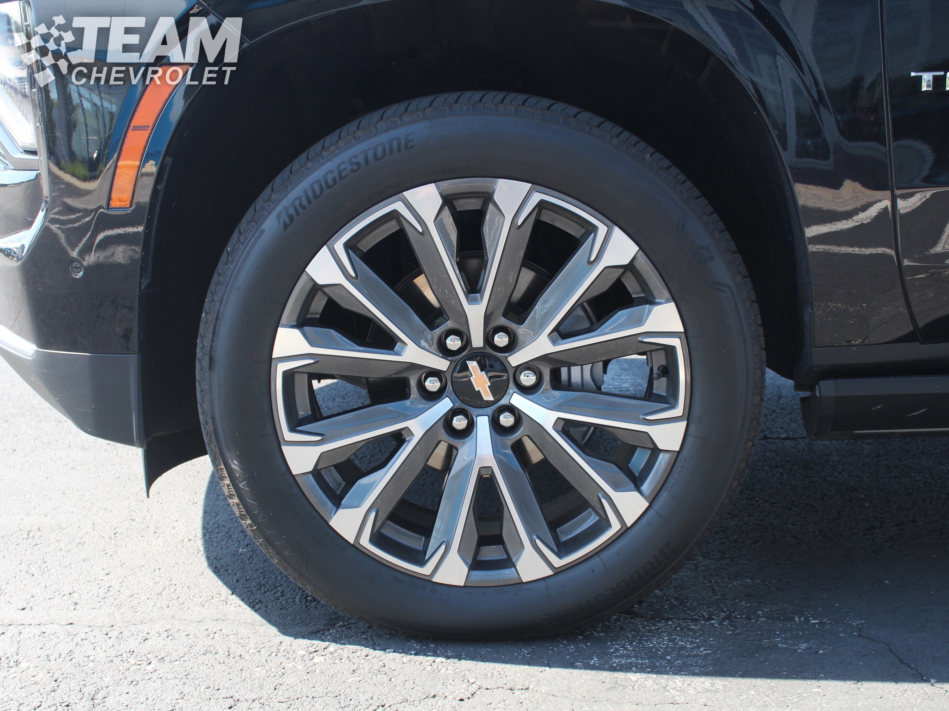 Used 2025 Chevrolet Tahoe High Country AWD/4WD image 35