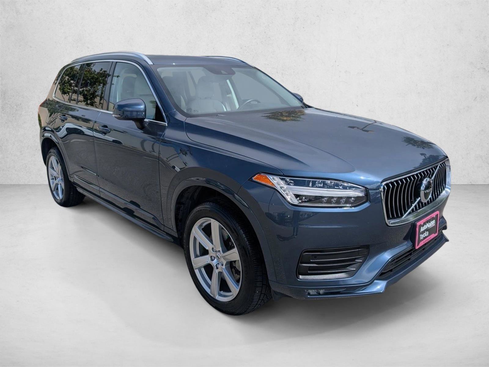 Used 2022 Volvo XC90 T5 Momentum AWD/4WD image 3