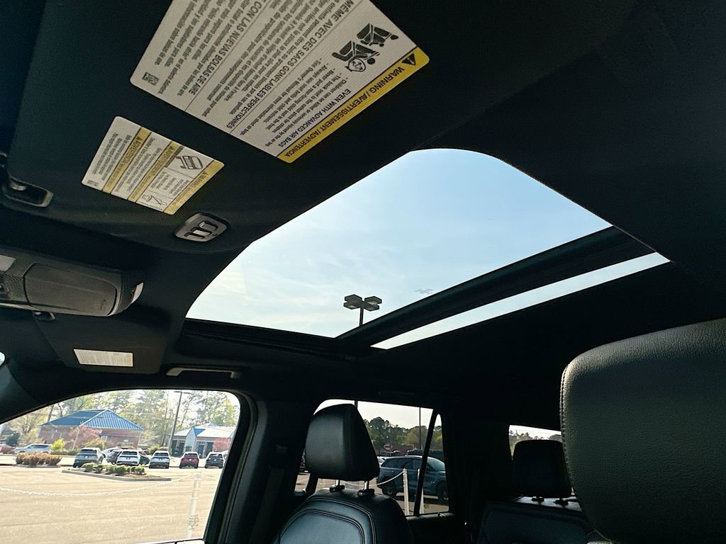 Used 2021 Ford Expedition Limited image 11