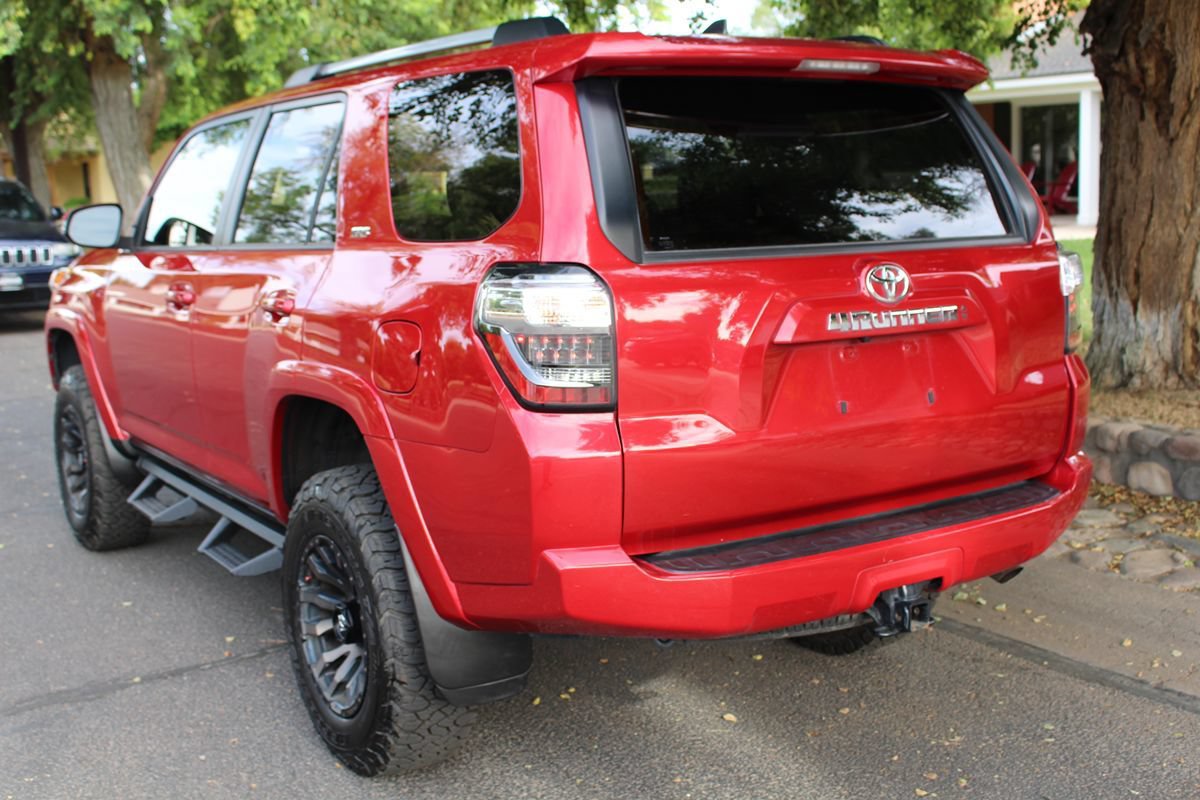 Used 2022 Toyota 4Runner SR5 Premium w/ Moonroof Package AWD/4WD image 43