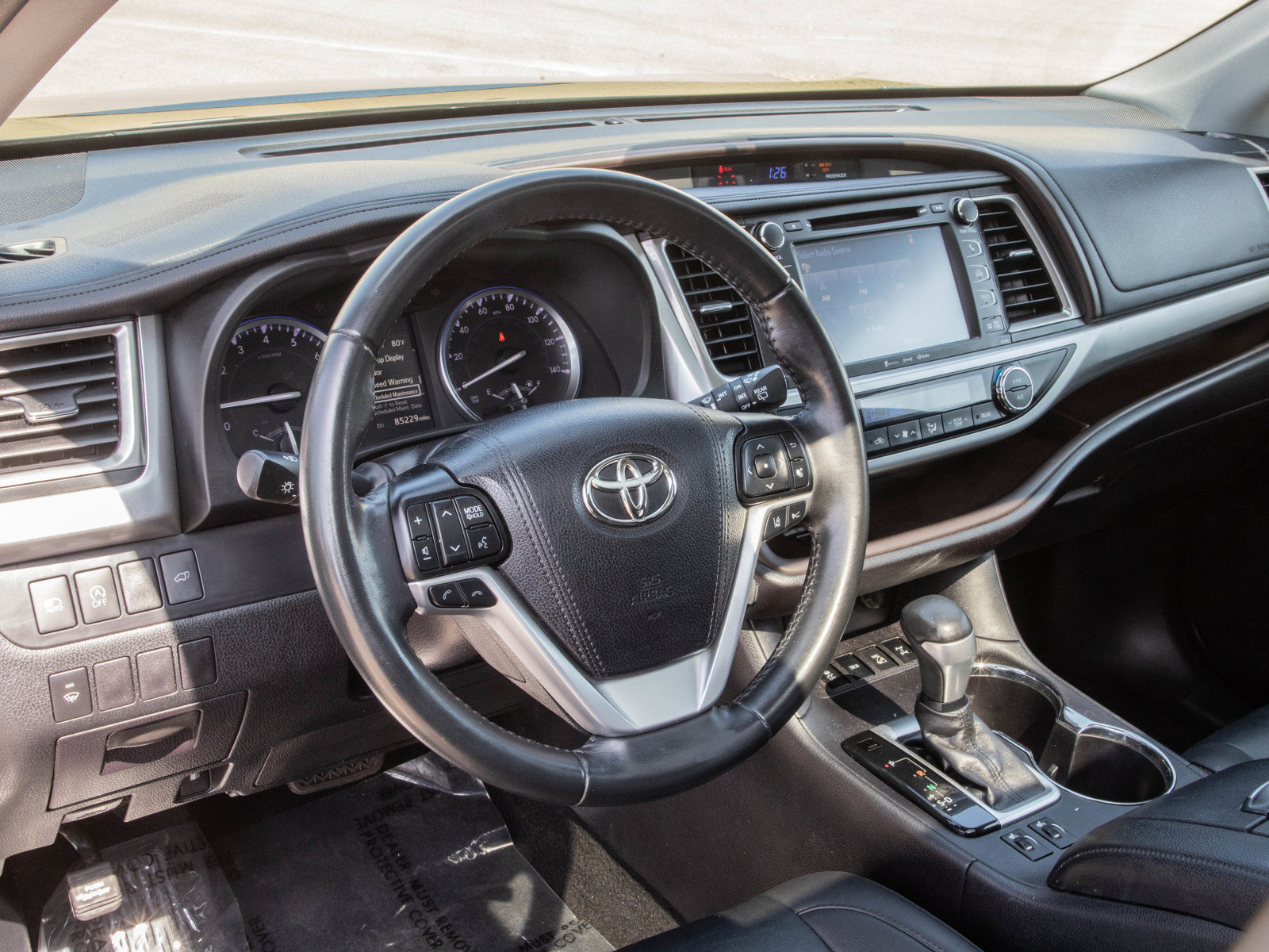 Used 2019 Toyota Highlander XLE AWD/4WD image 22
