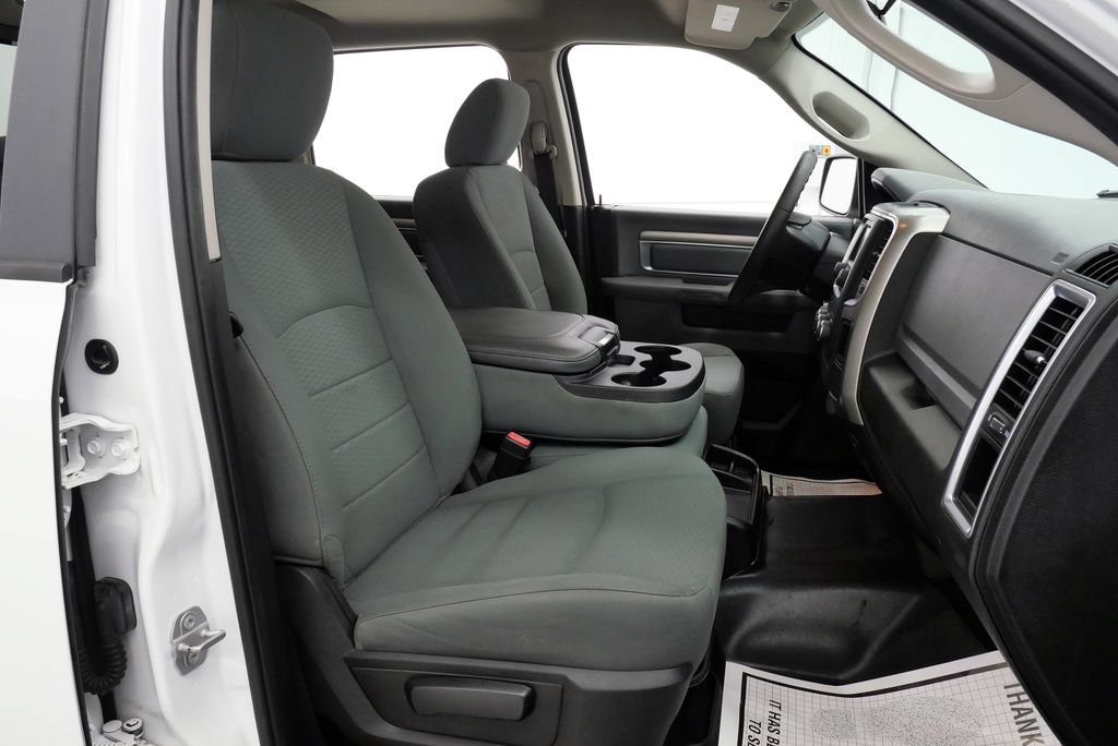 Used 2019 RAM 1500 Classic SLT AWD/4WD image 14