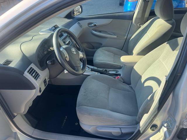 Used 2013 Toyota Corolla LE FWD image 8