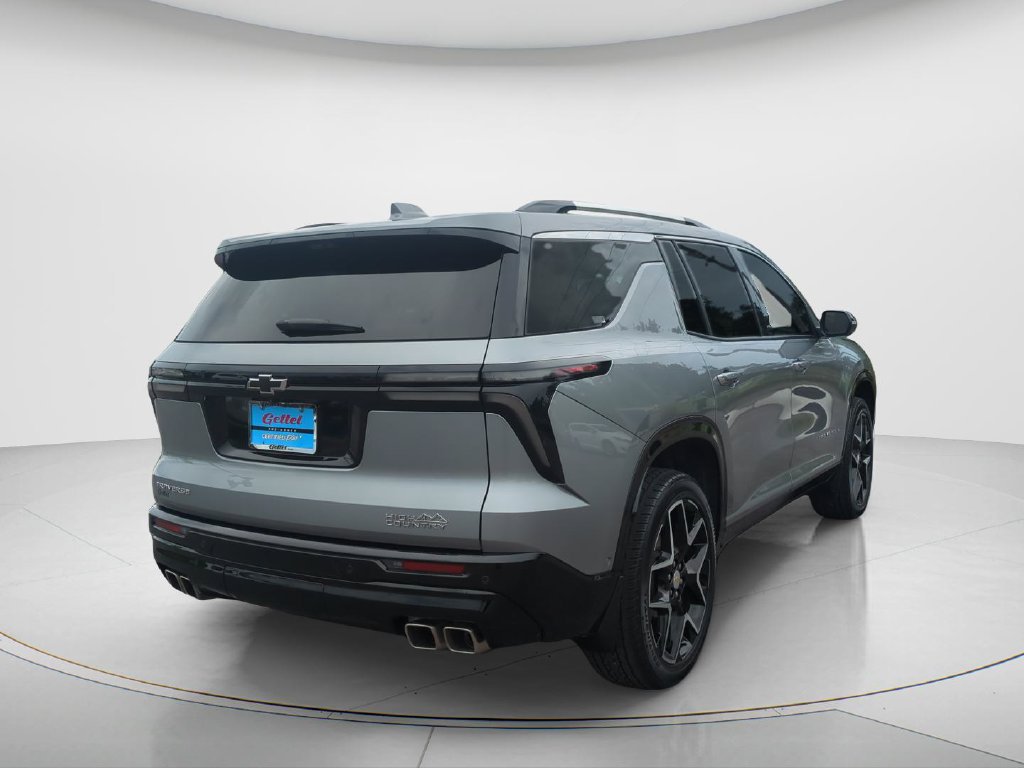 Used 2025 Chevrolet Traverse High Country FWD image 5