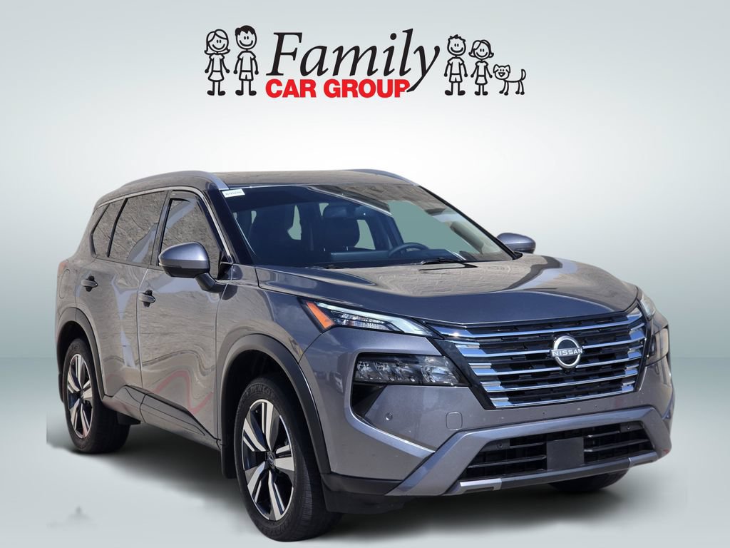 Used 2025 Nissan Rogue SL w/ SL Premium Package FWD image 2