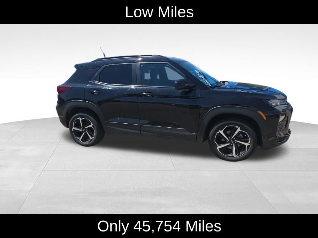 Used 2022 Chevrolet TrailBlazer RS w/ Technology Package AWD/4WD image 2