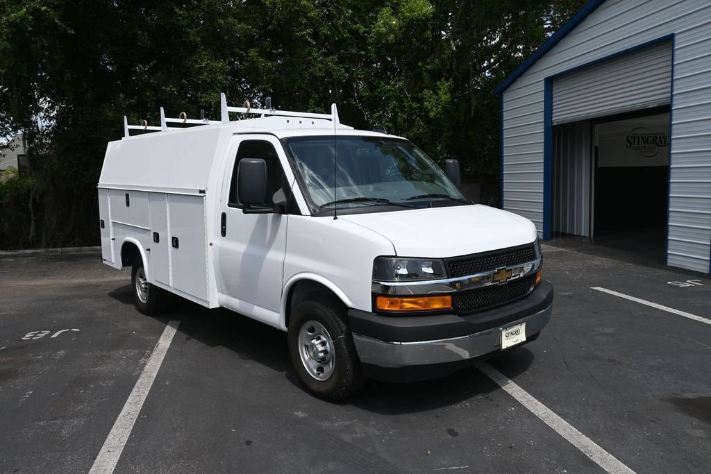 New 2025 Chevrolet Express 3500 w/ Power Convenience Package RWD image 7