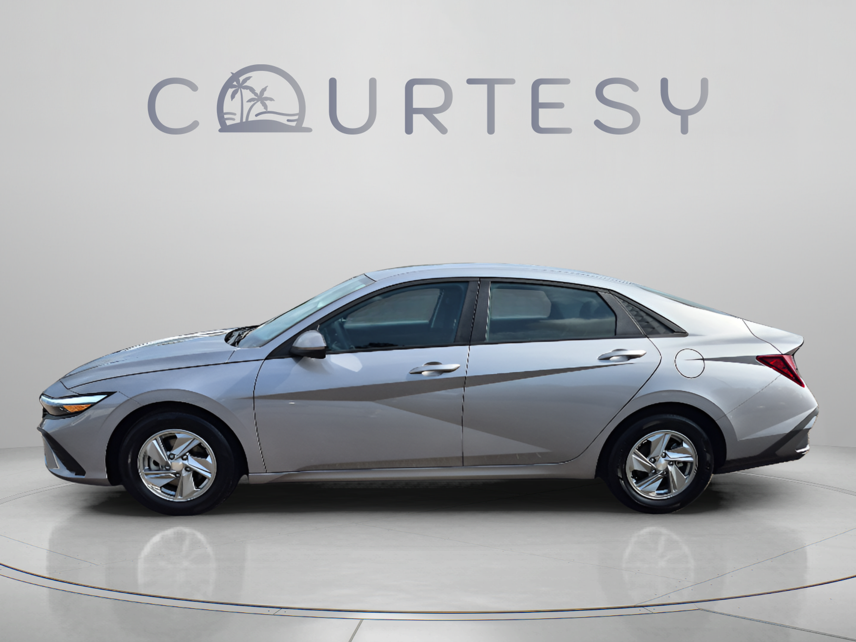 Certified 2025 Hyundai Elantra SE FWD image 2