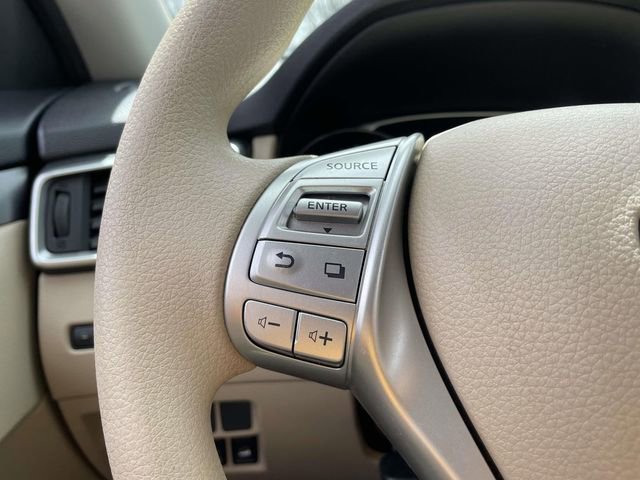 Used 2015 Nissan Rogue SV image 22