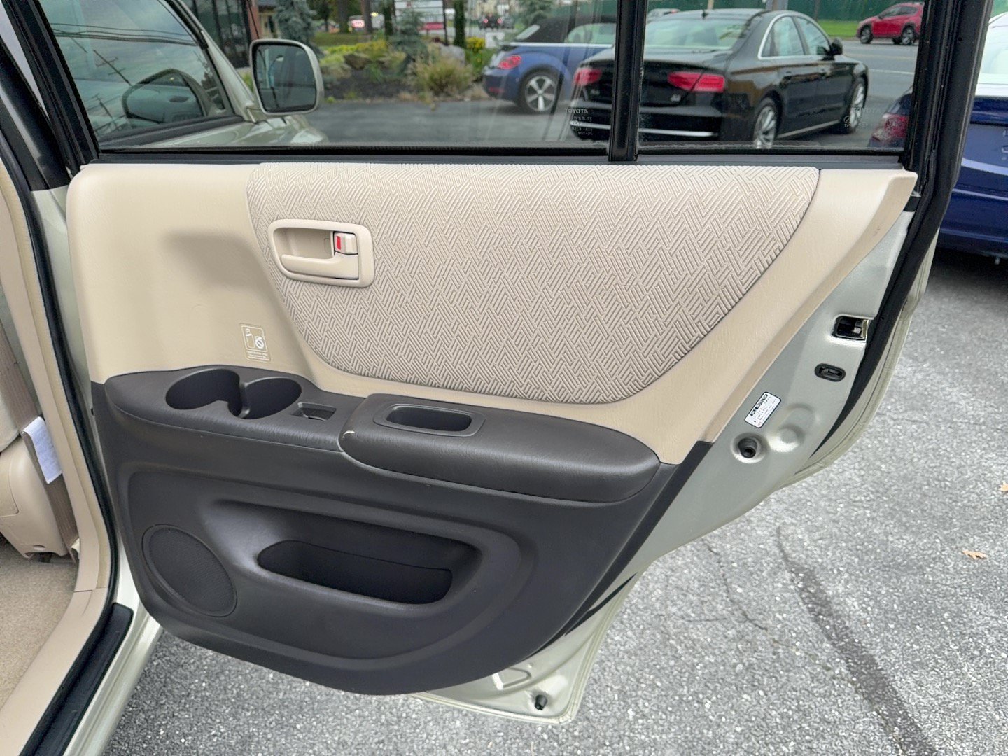 Used 2003 Toyota Highlander 4WD V6 w/ Appearance Pkg image 22