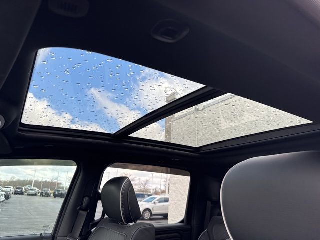 Used 2025 RAM 1500 Limited image 12