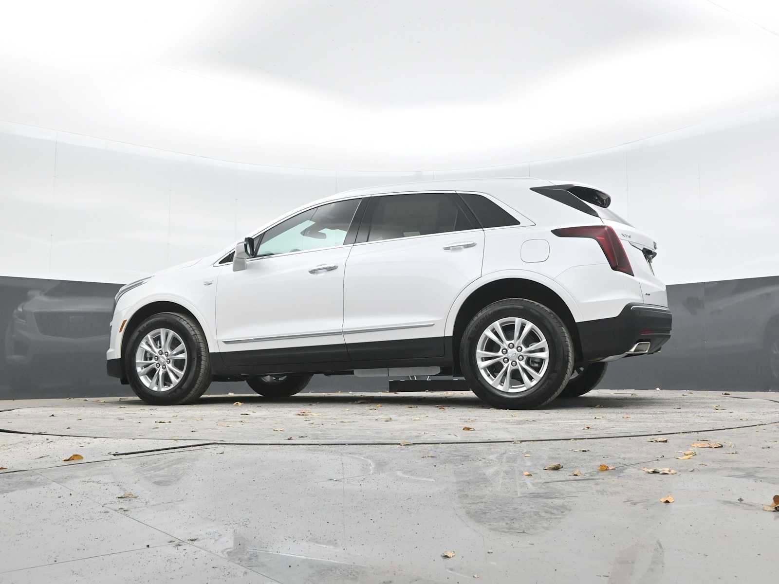 Used 2025 Cadillac XT5 Luxury w/ LPO, Floor Liner Package image 45